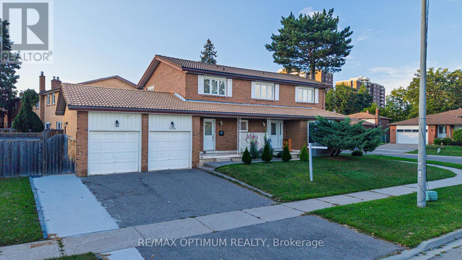 2498 PRIVET CRESCENT - 1