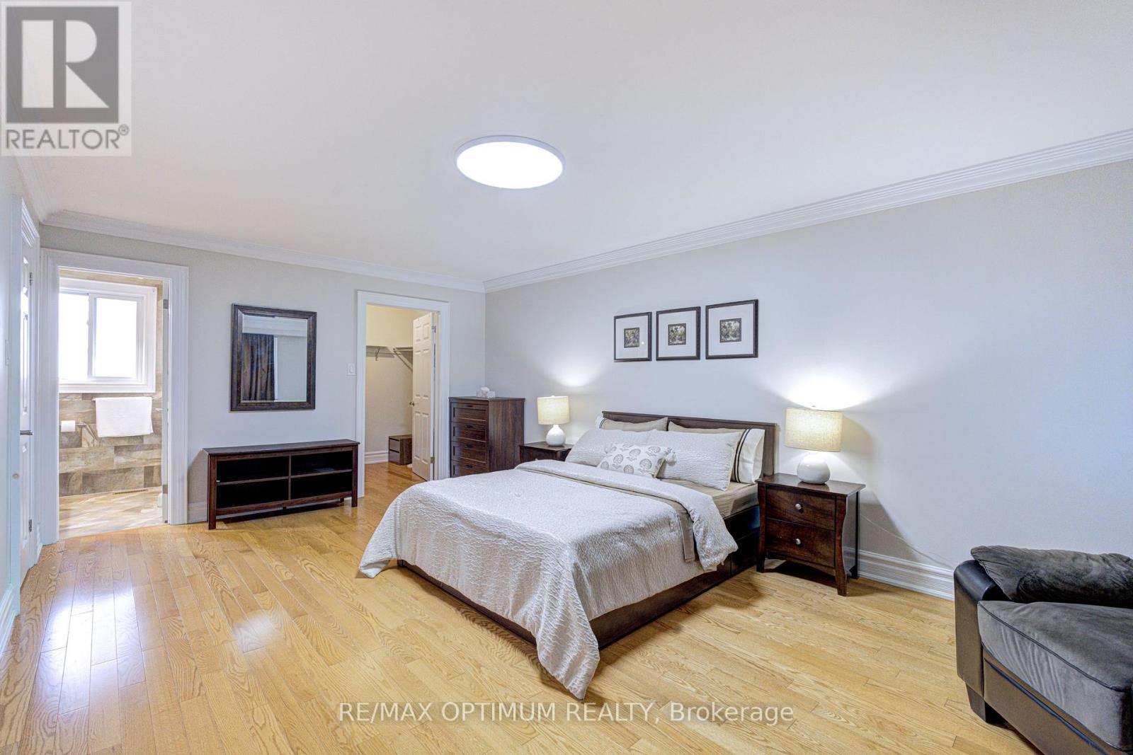2498 PRIVET CRESCENT - 23