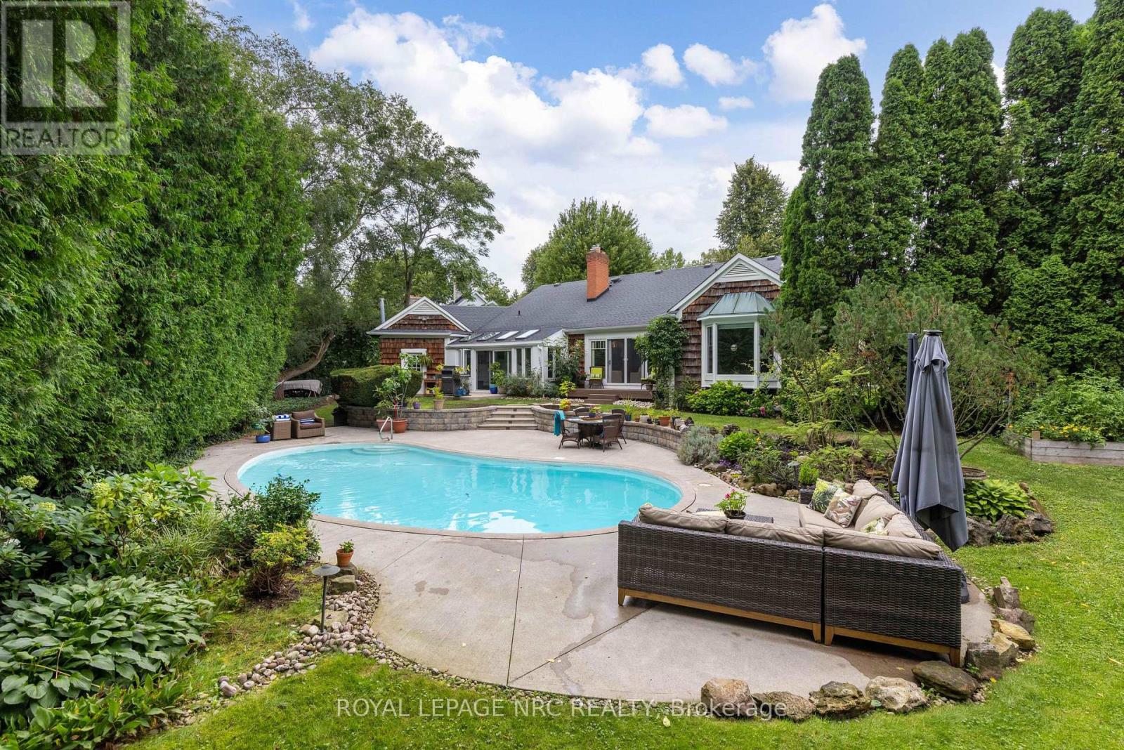 7 CHRISTOPHER STREET - Image 4