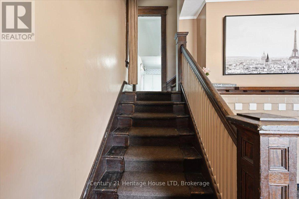 17 ELIZABETH STREET E - 15