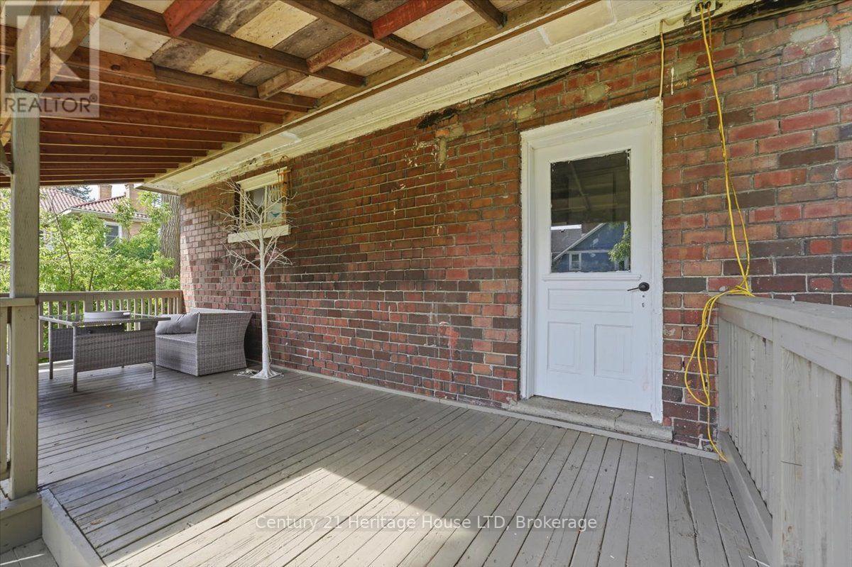 17 ELIZABETH STREET E - 28