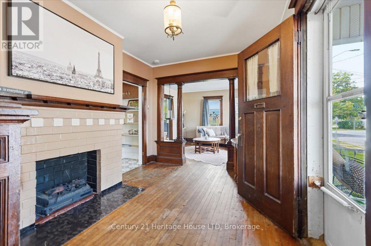 17 ELIZABETH STREET E - 5