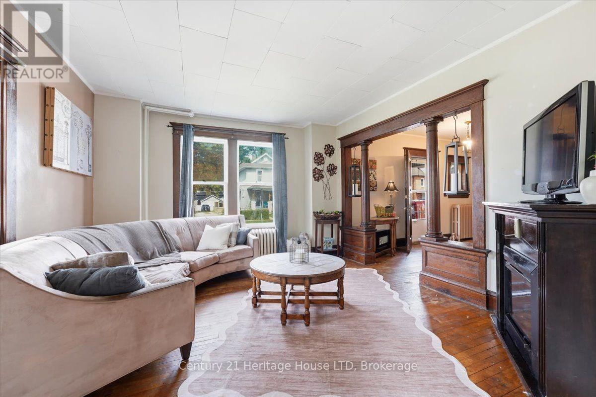 17 ELIZABETH STREET E - Image 7