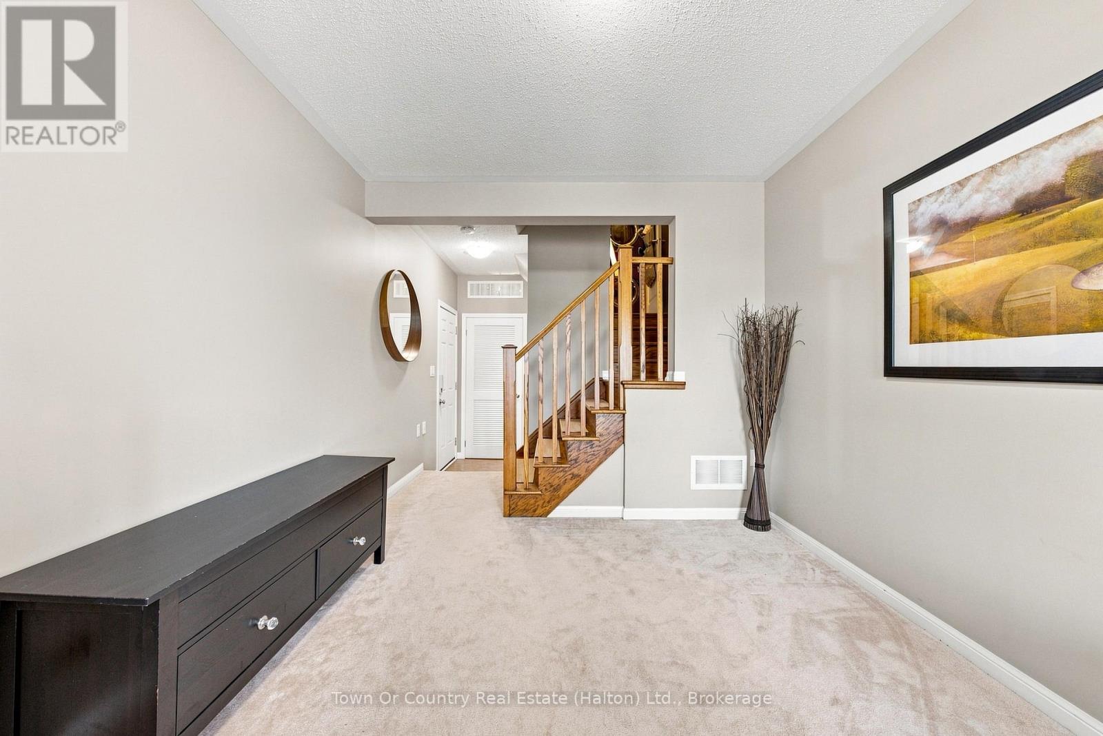 641 SPEYER CIRCLE - 6