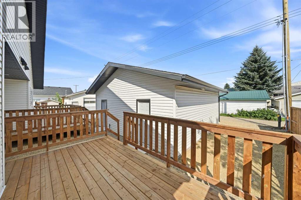 Listing photo – 5131 52 Street, Lacombe