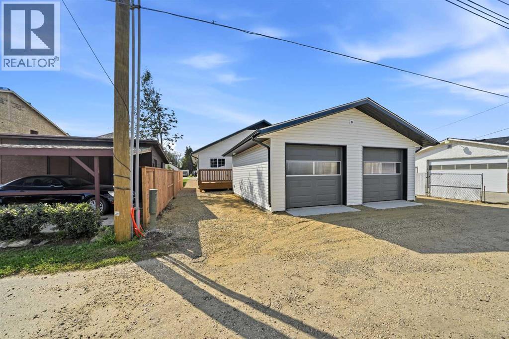 Listing photo – 5131 52 Street, Lacombe