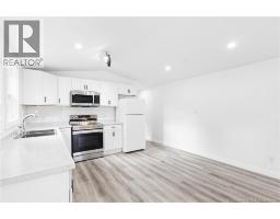 83 Leafwood Crescent, photo 9