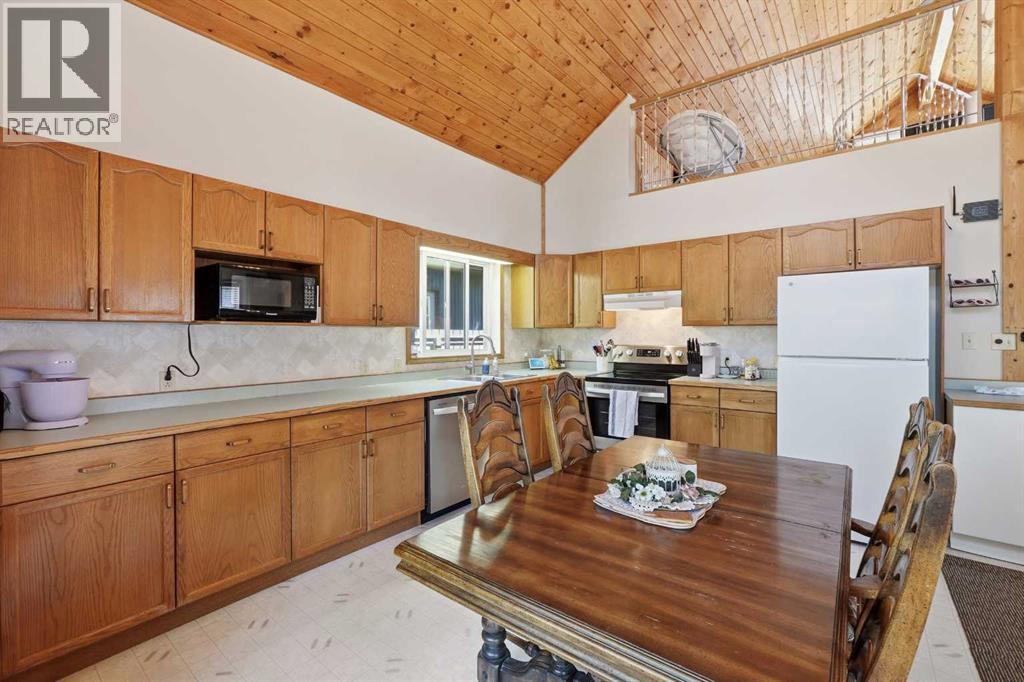 Listing photo – 91 Oliver Avenue, Gull Lake