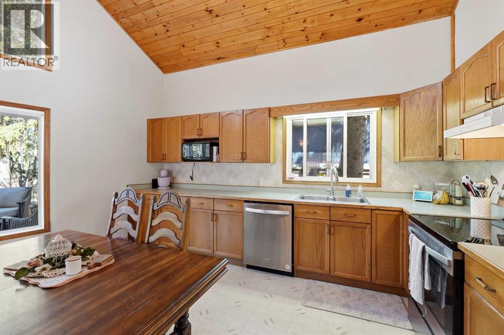 Listing photo – 91 Oliver Avenue, Gull Lake