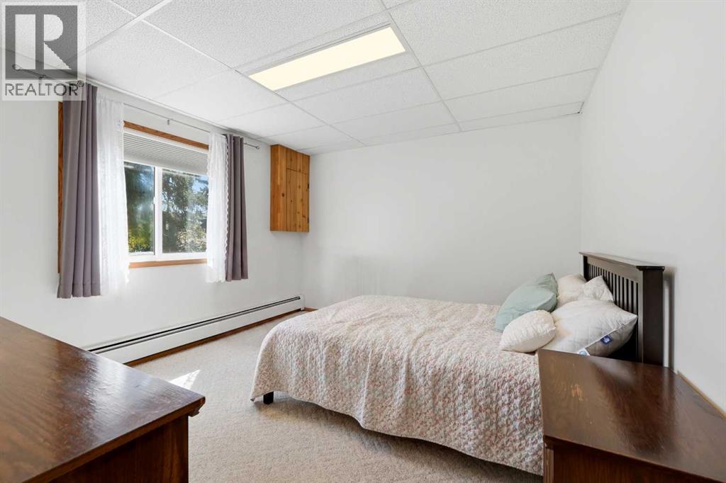 Listing photo – 91 Oliver Avenue, Gull Lake