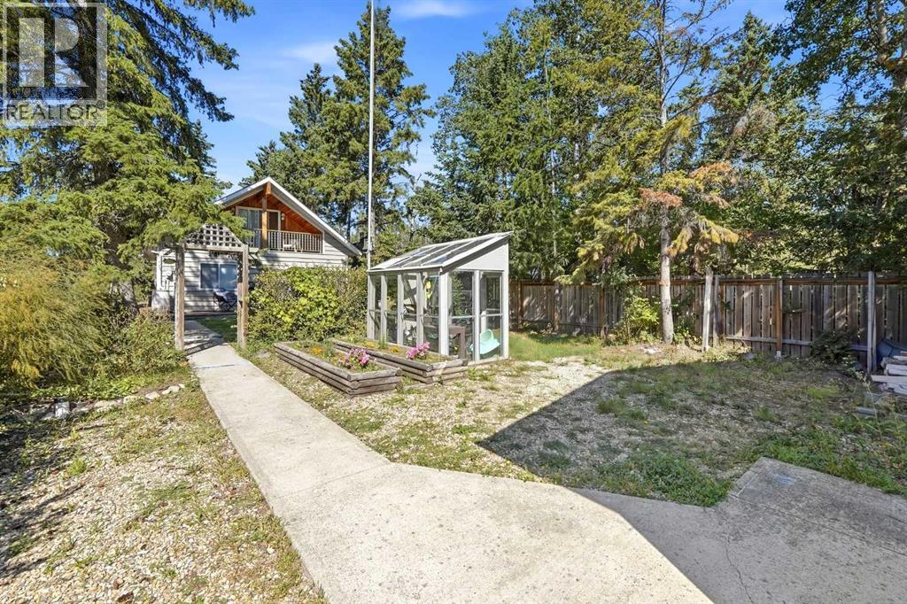 Listing photo – 91 Oliver Avenue, Gull Lake
