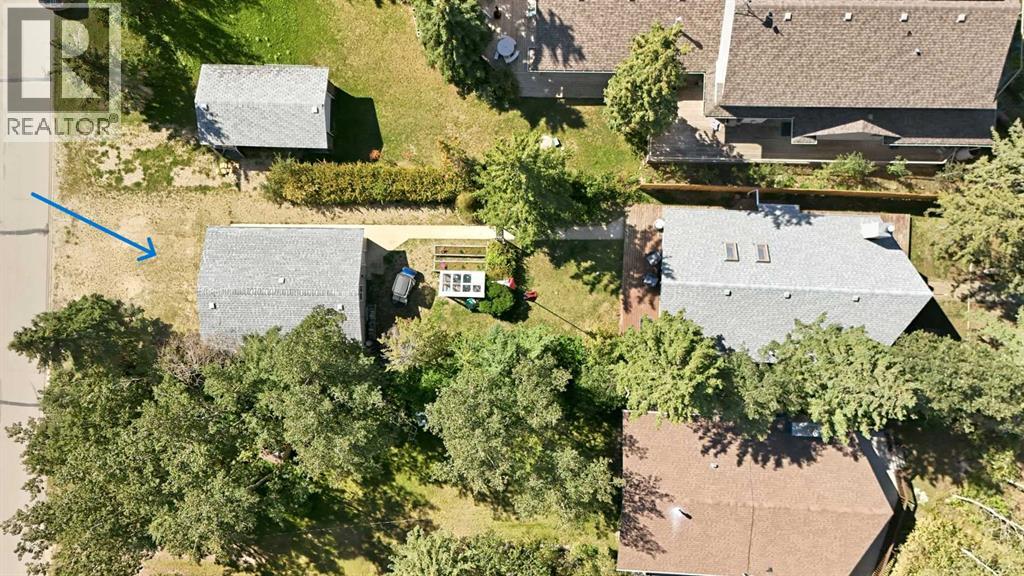 Listing photo – 91 Oliver Avenue, Gull Lake