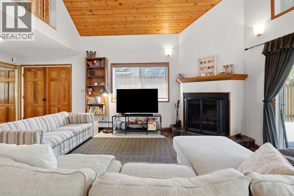 Listing photo – 91 Oliver Avenue, Gull Lake