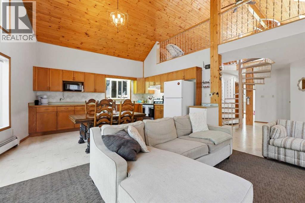 Listing photo – 91 Oliver Avenue, Gull Lake