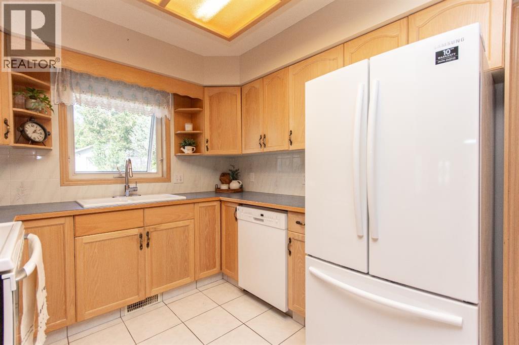 Listing photo – 22 Dale Close, Red Deer