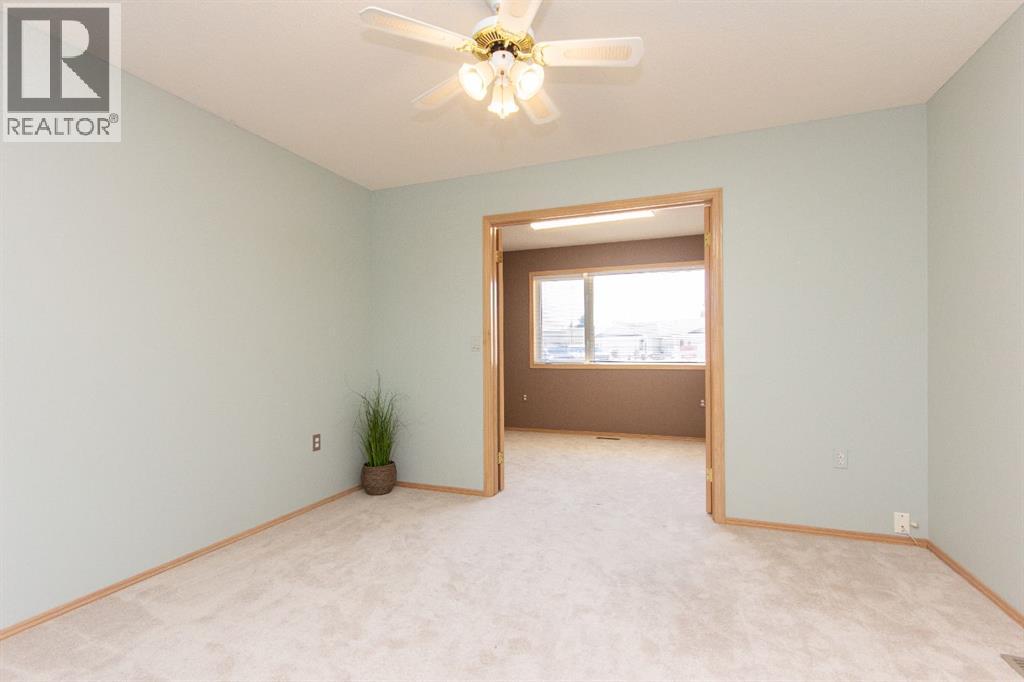 Listing photo – 22 Dale Close, Red Deer