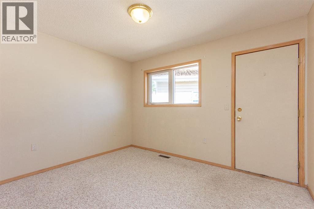 Listing photo – 22 Dale Close, Red Deer