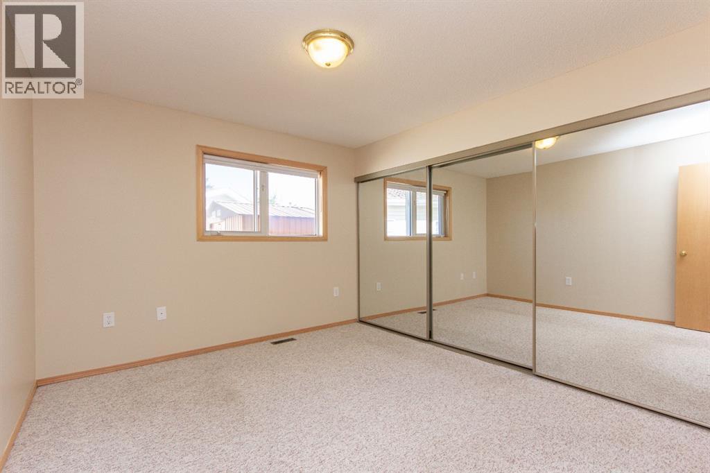 Listing photo – 22 Dale Close, Red Deer