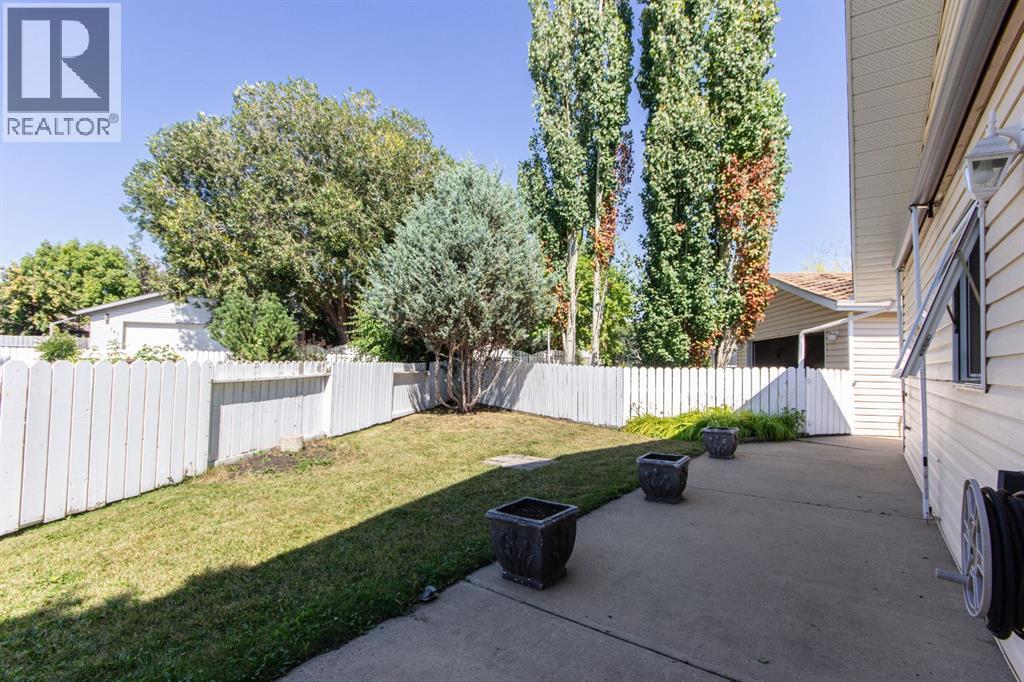 Listing photo – 22 Dale Close, Red Deer