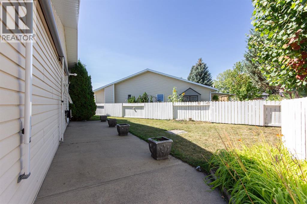 Listing photo – 22 Dale Close, Red Deer
