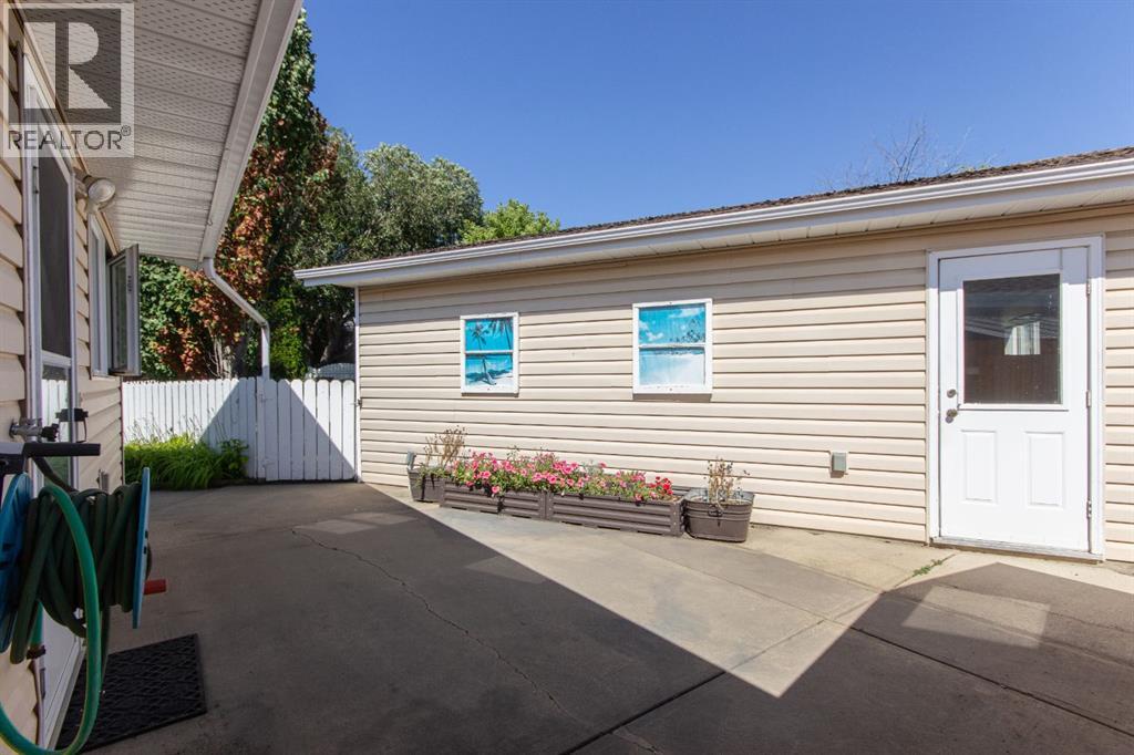 Listing photo – 22 Dale Close, Red Deer