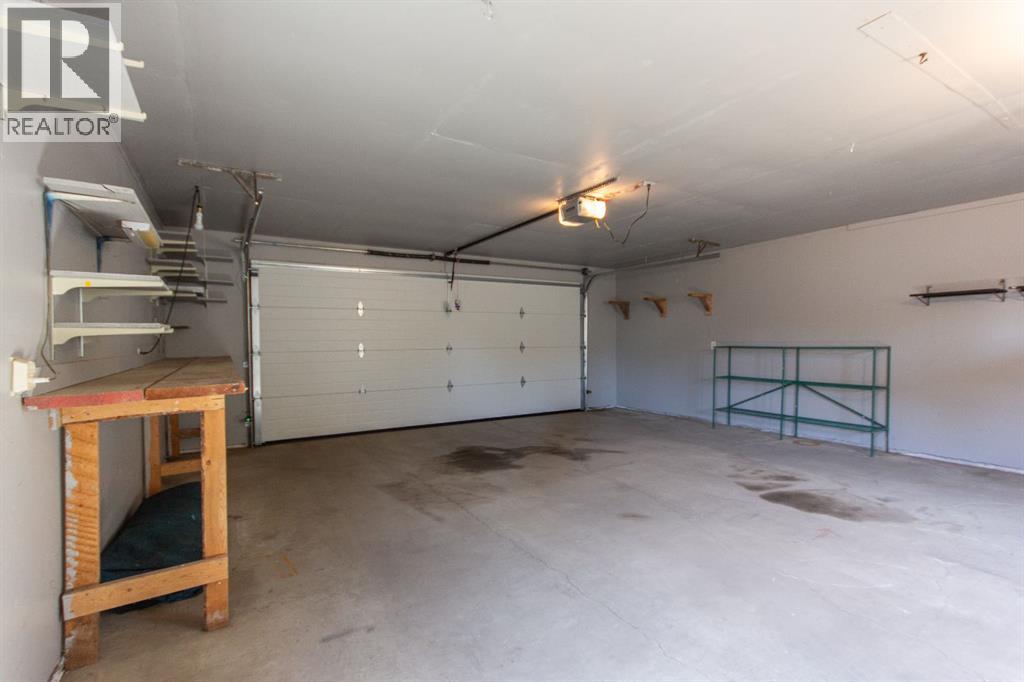 Listing photo – 22 Dale Close, Red Deer