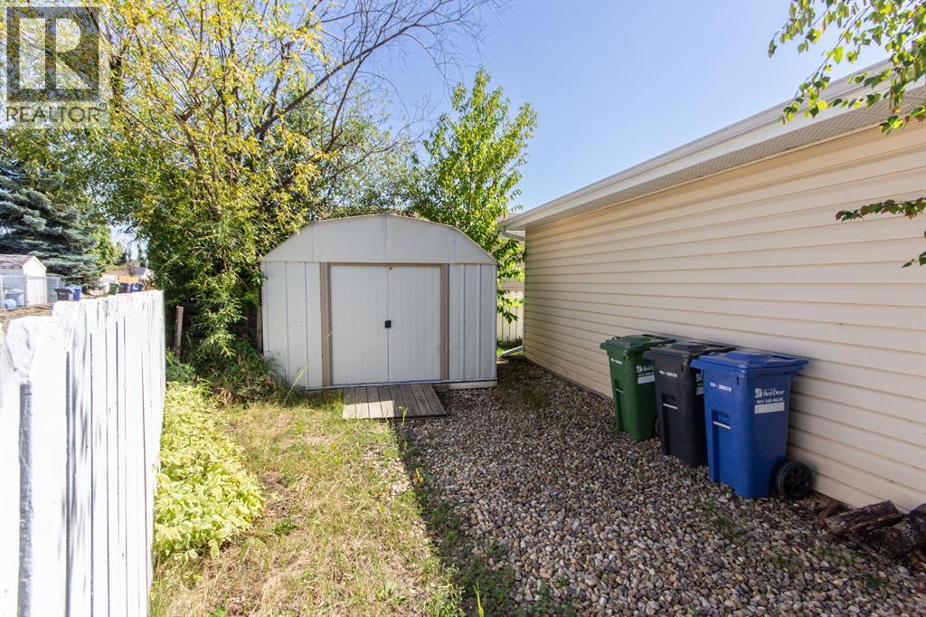 Listing photo – 22 Dale Close, Red Deer