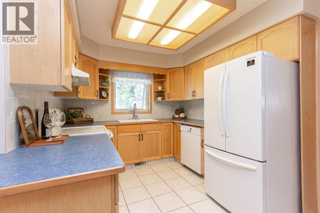 Listing photo – 22 Dale Close, Red Deer