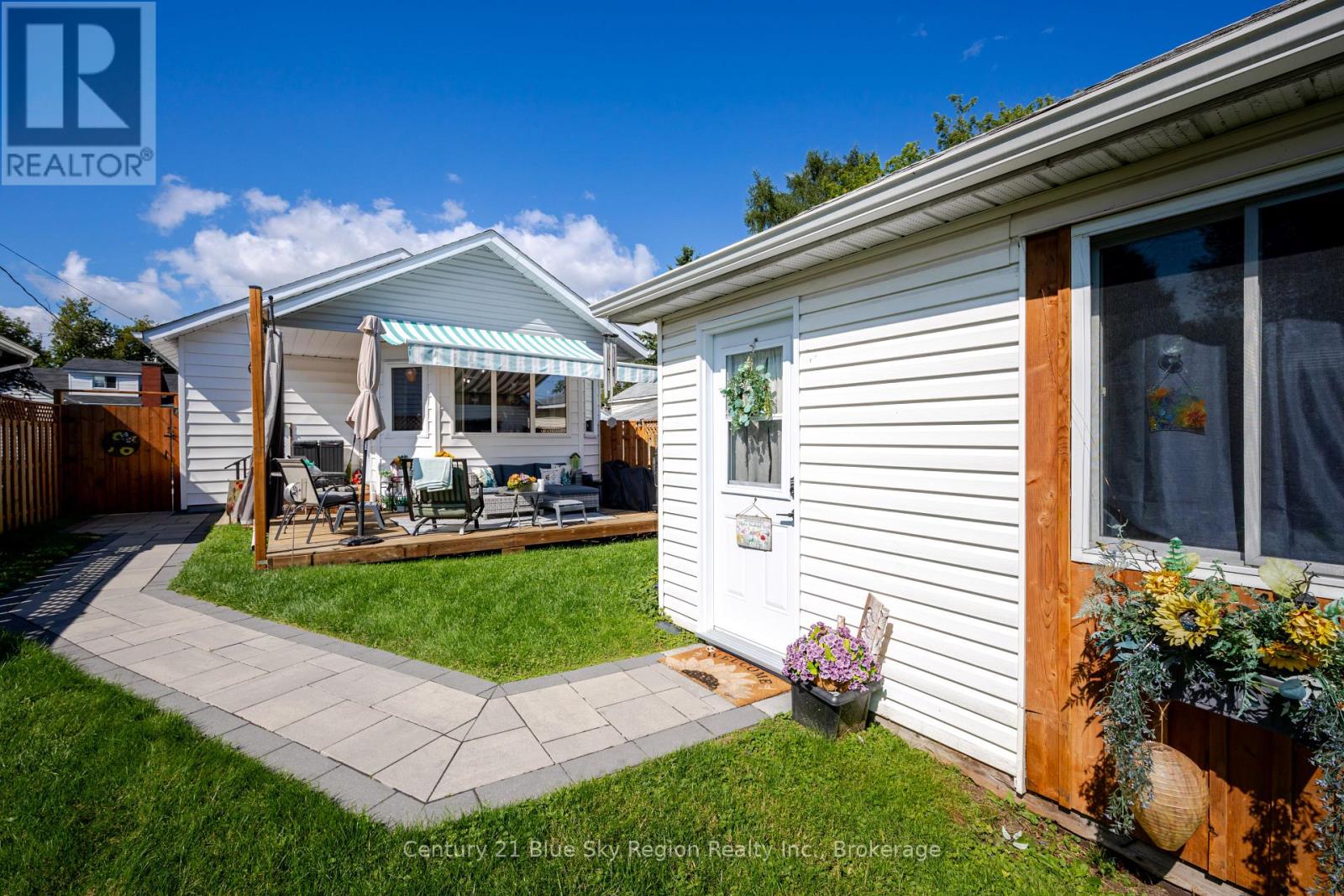 14 MACDONALD AVENUE W - Image 25