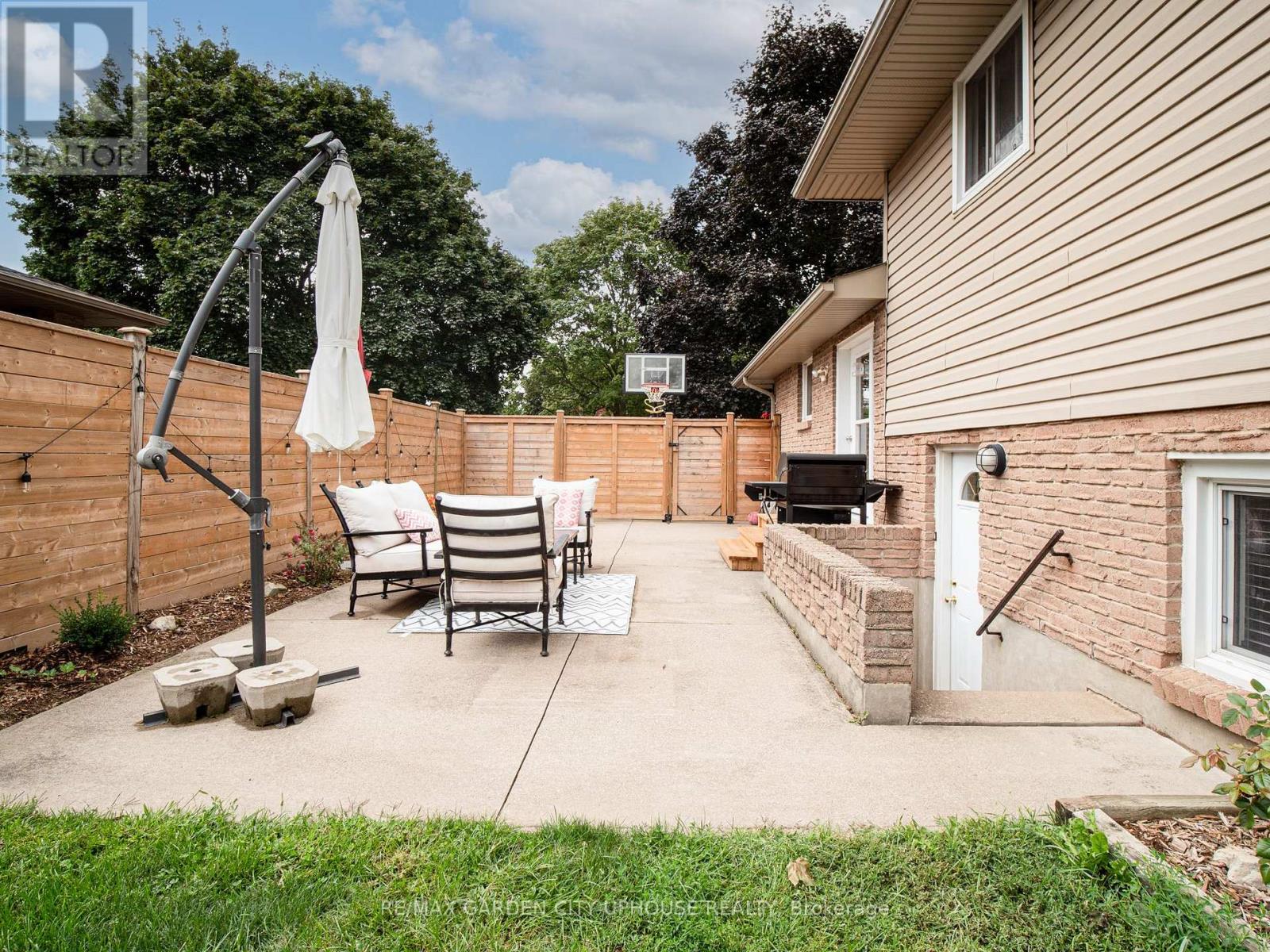 24 GREENMEADOW COURT - 20