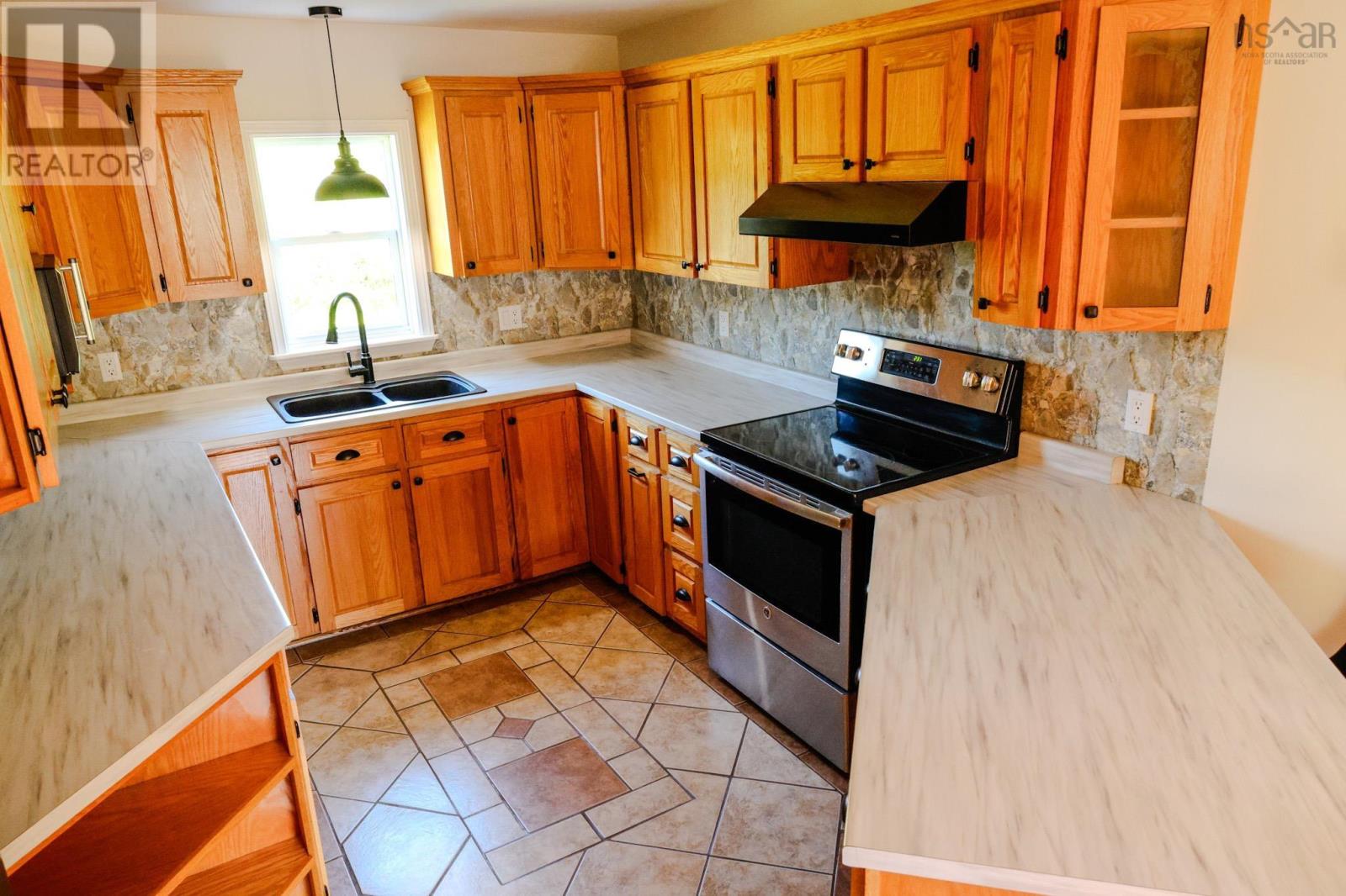 12 Clam Point Road - 30