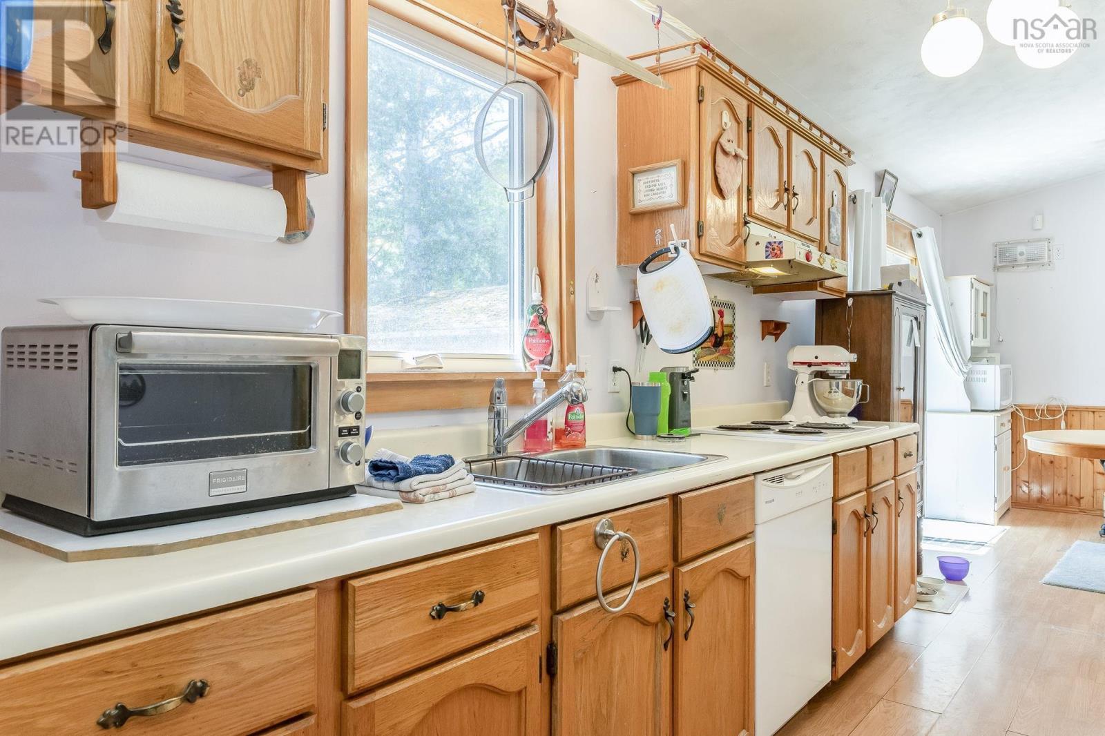 974 Anthony Avenue - 7