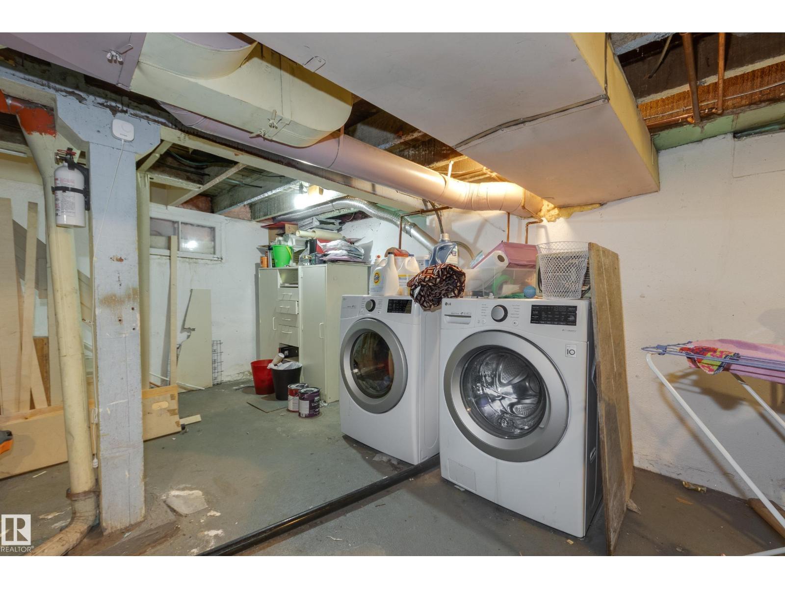 10747 UNIVERSITY AV NW - Image 22