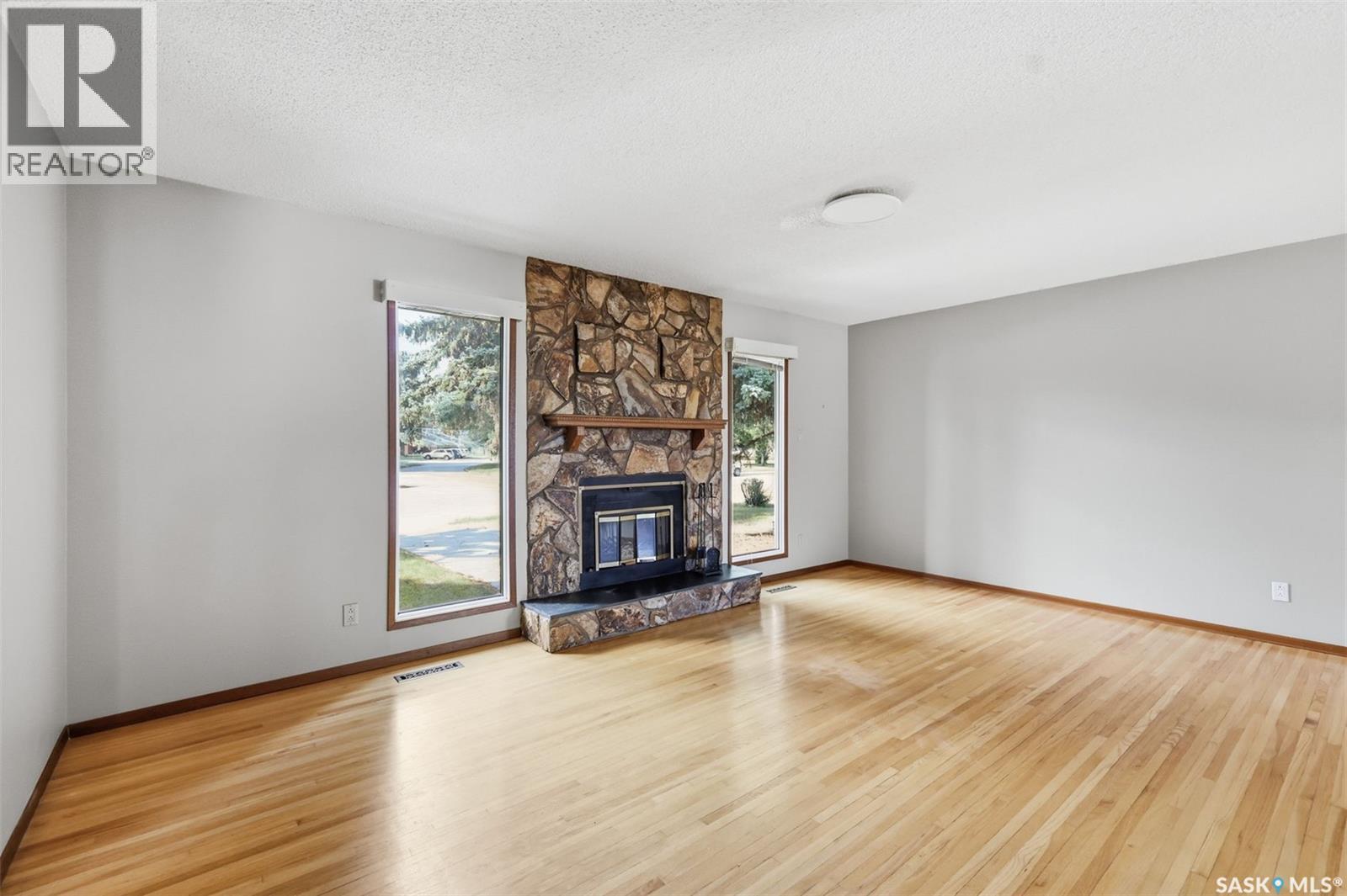 2509 Taylor STREET E - Image 8