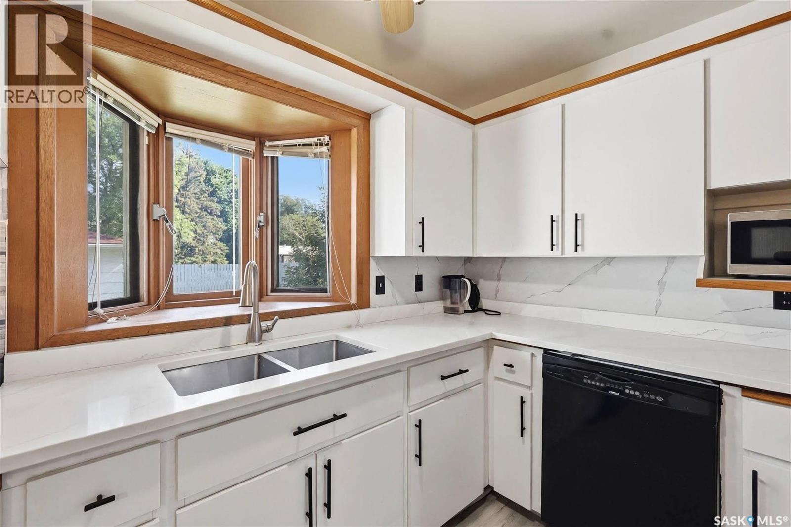 2509 Taylor STREET E - Image 21