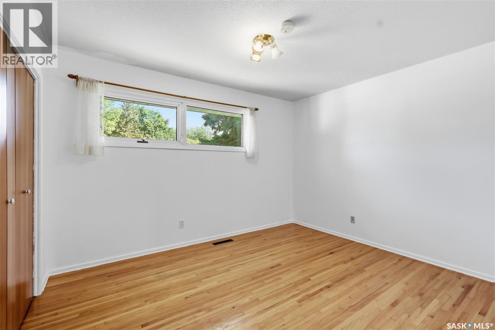 2509 Taylor STREET E - Image 23