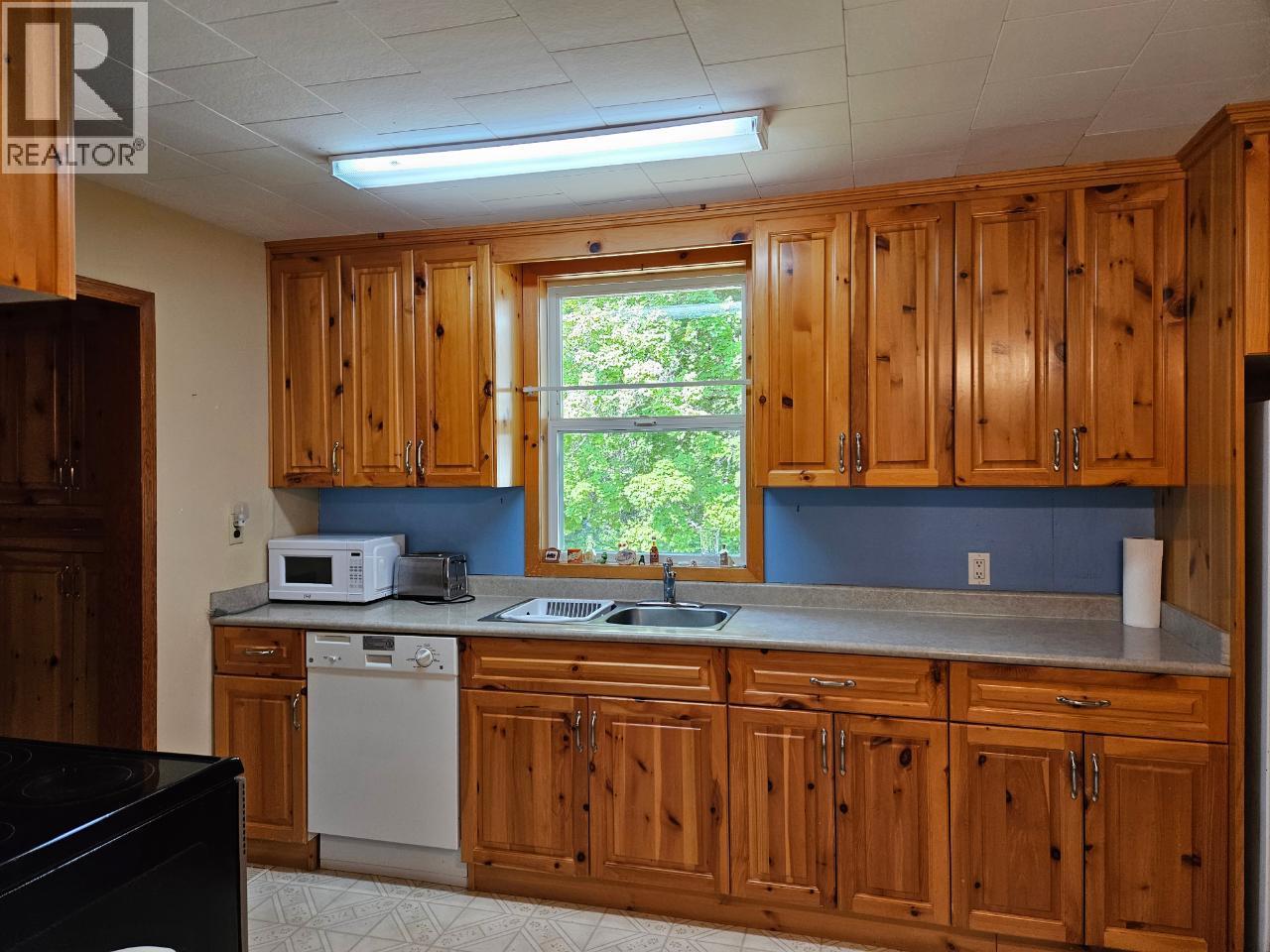 432 ALEXANDER Road - Image 5