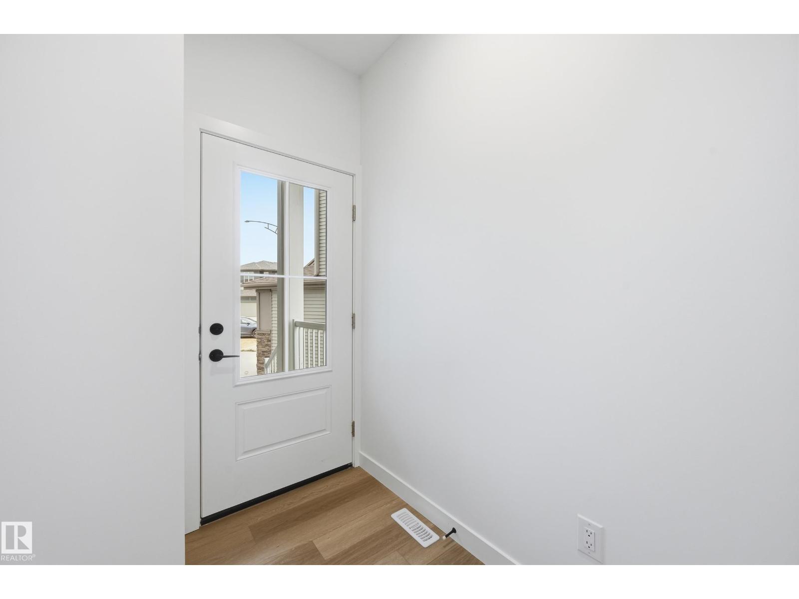 22615 89 AV NW, Rosenthal (Edmonton), Edmonton photo 4
