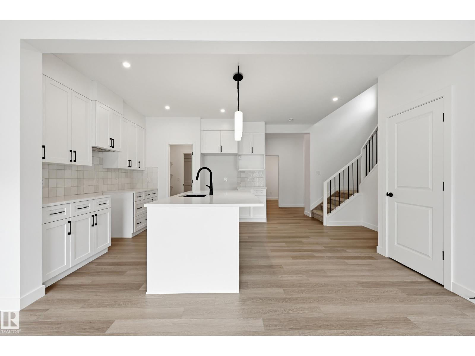 22615 89 AV NW - 8