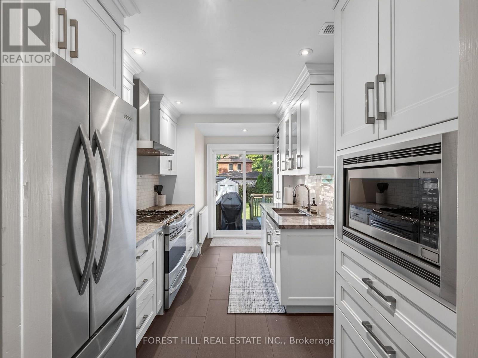 25 CASTLEWOOD ROAD - 11
