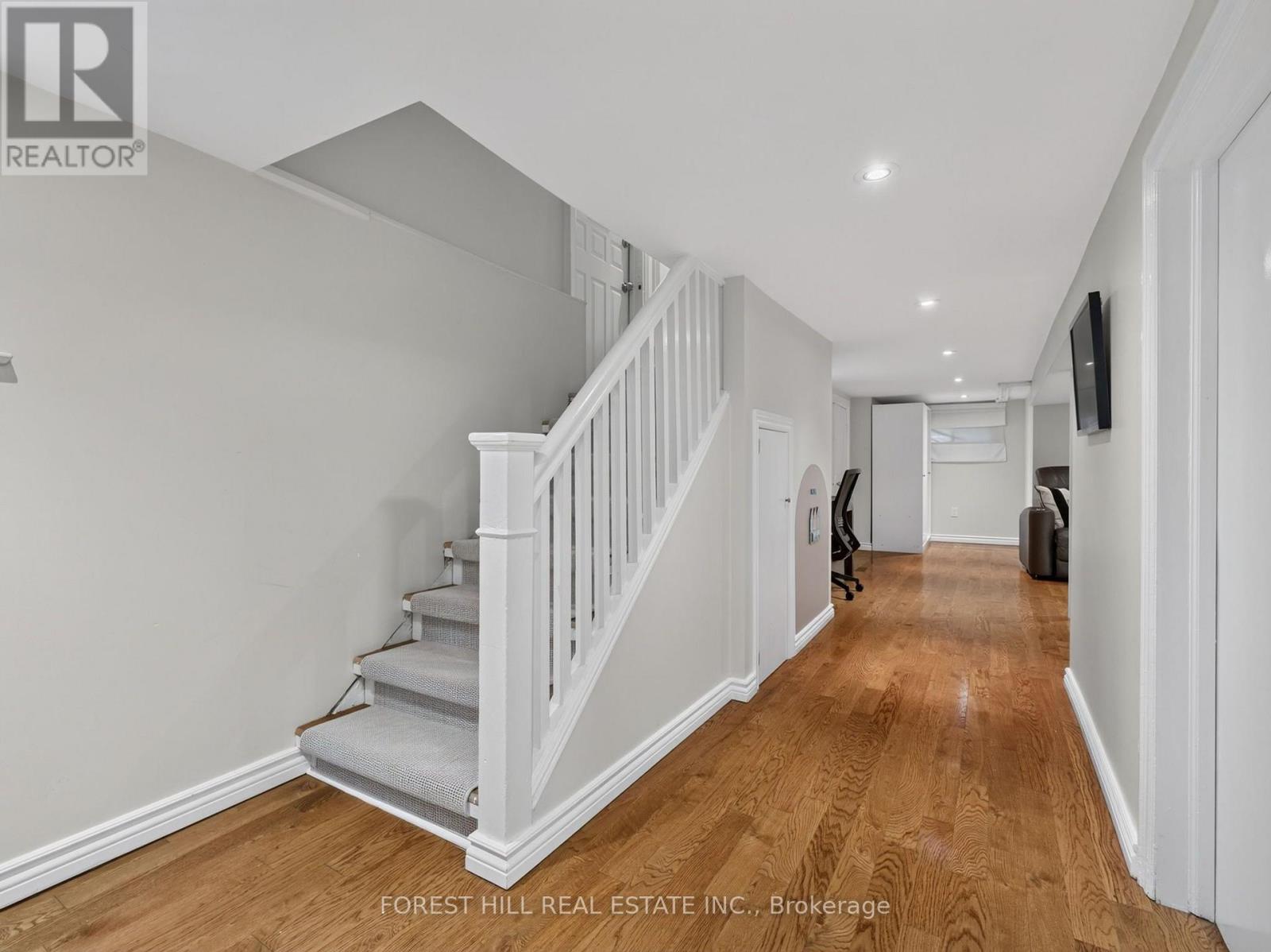 25 CASTLEWOOD ROAD - 23