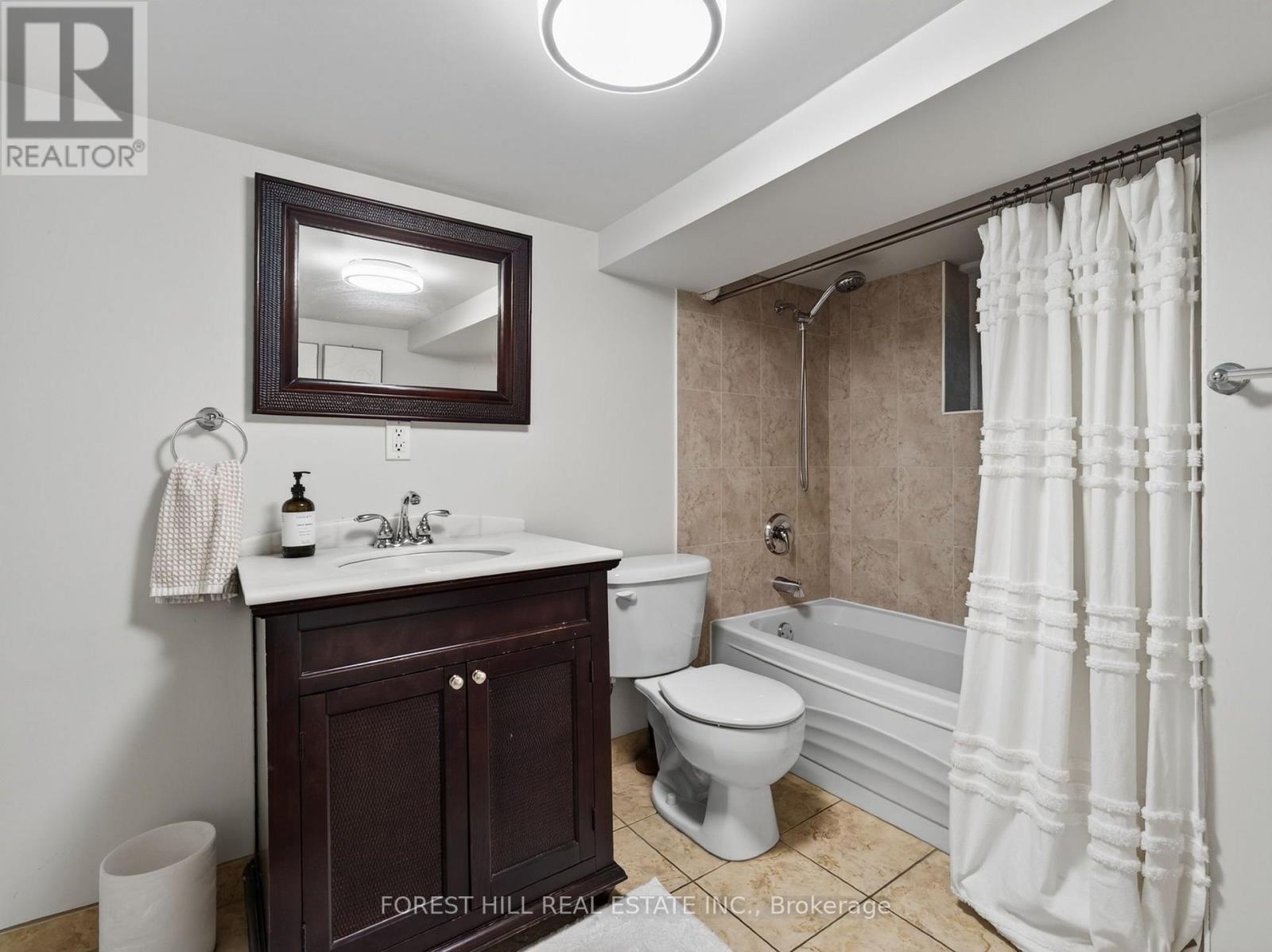 25 CASTLEWOOD ROAD - 27
