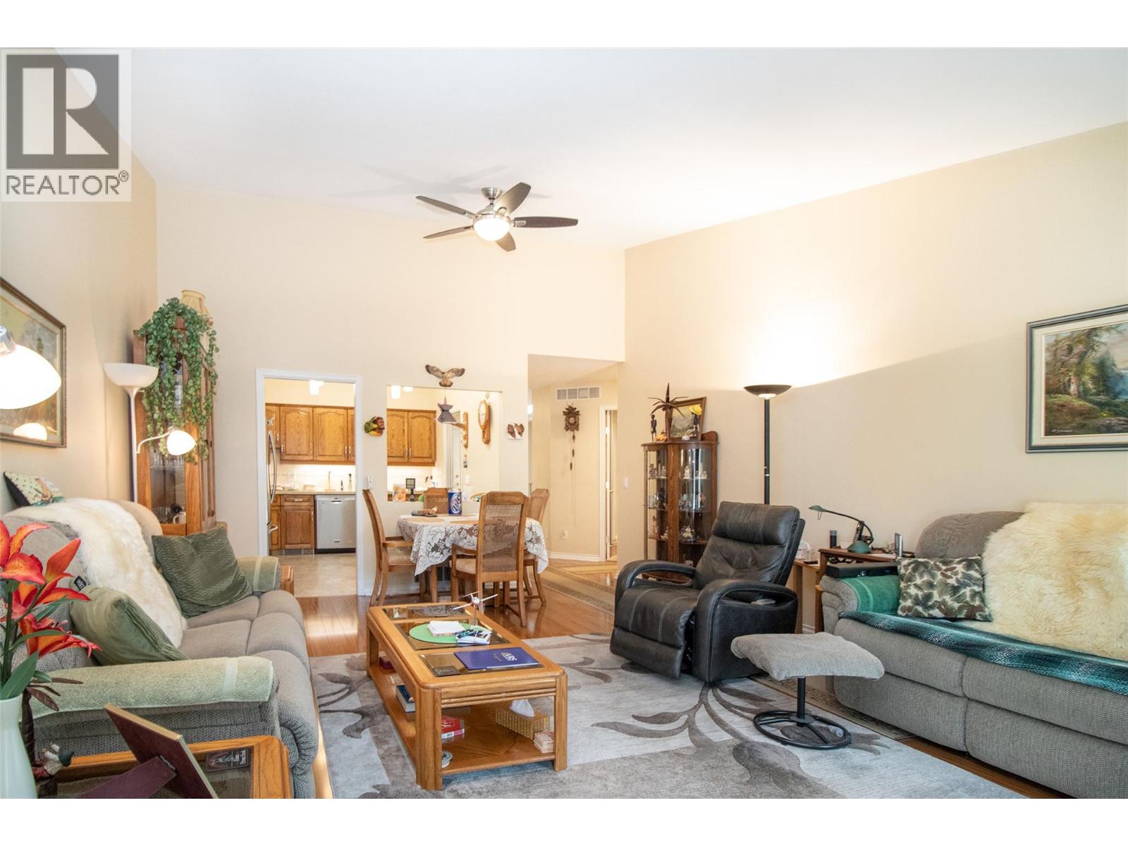 112 1885 Parkview Crescent, Kelowna