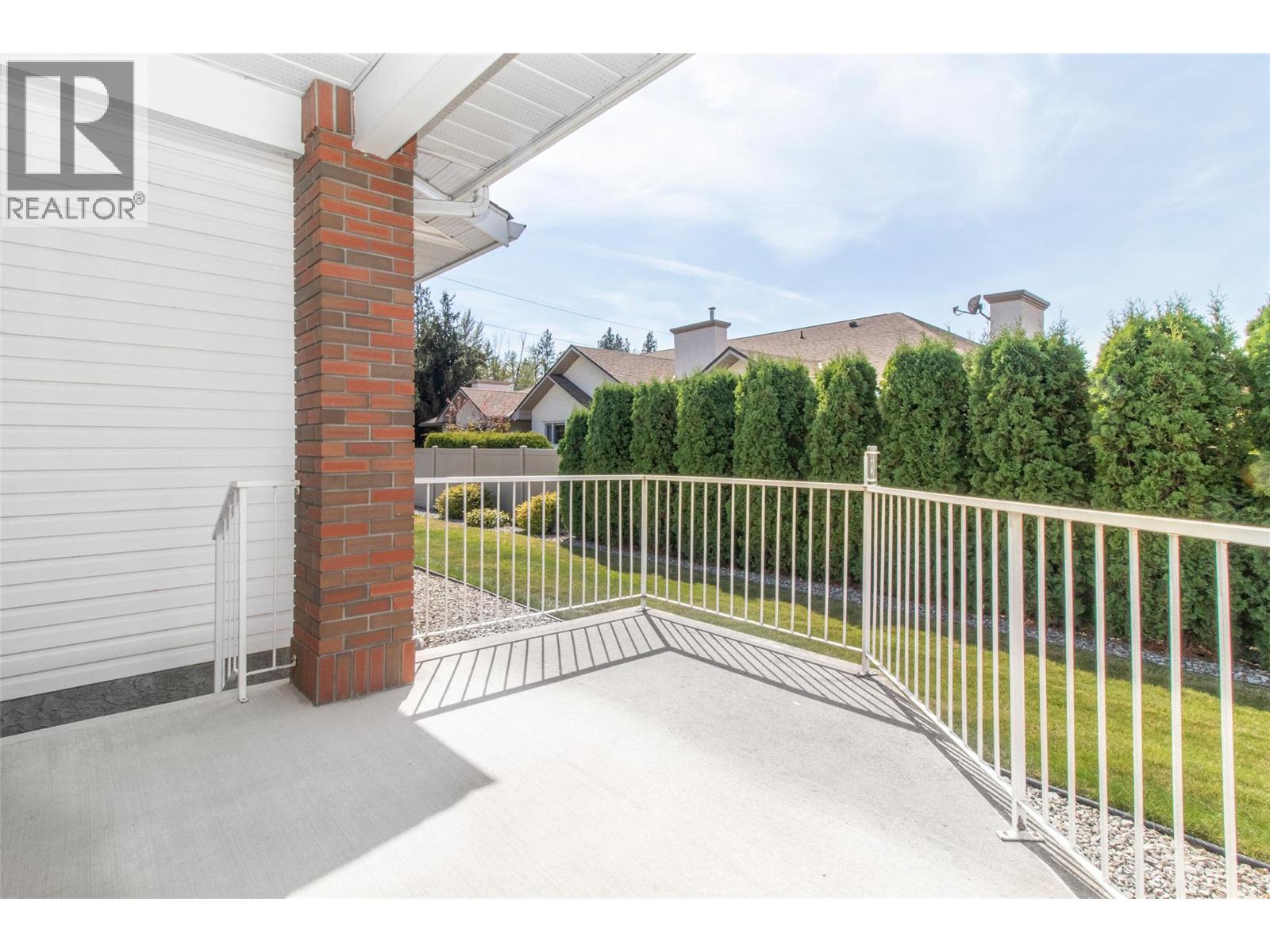 112 1885 Parkview Crescent, Kelowna