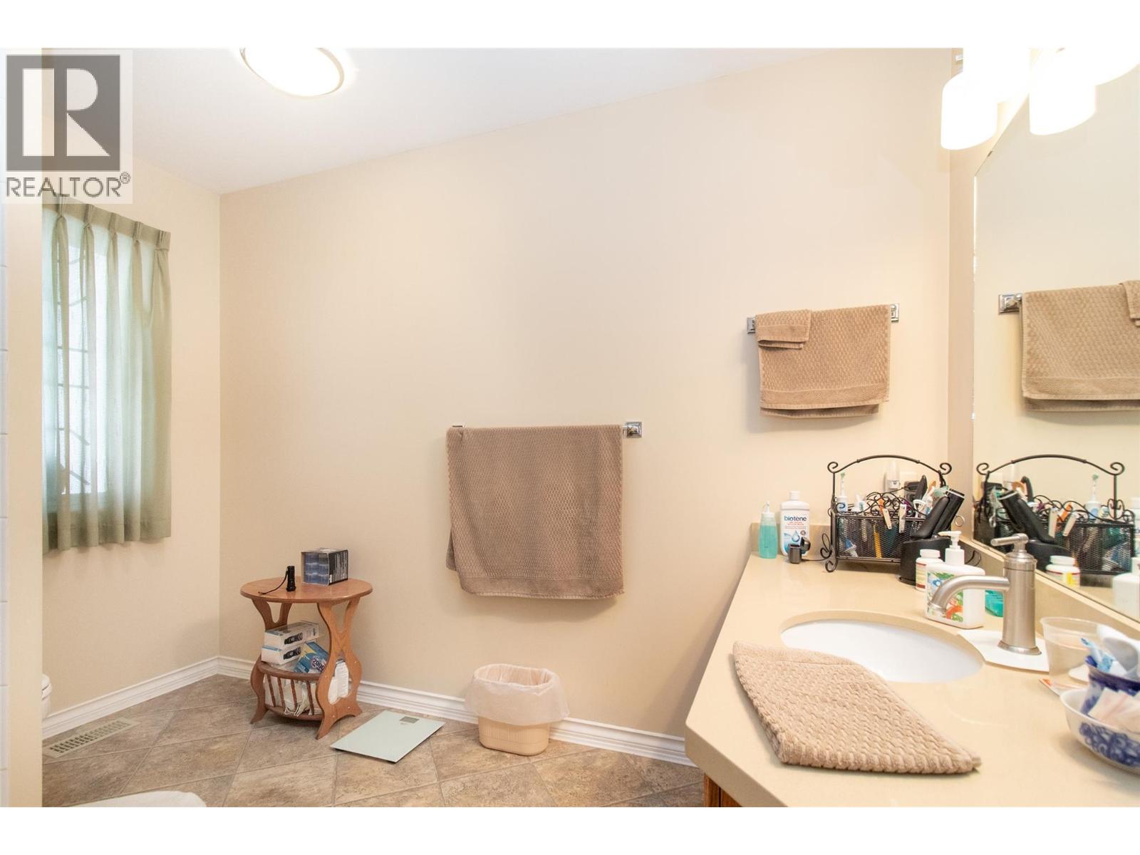 112 1885 Parkview Crescent, Kelowna