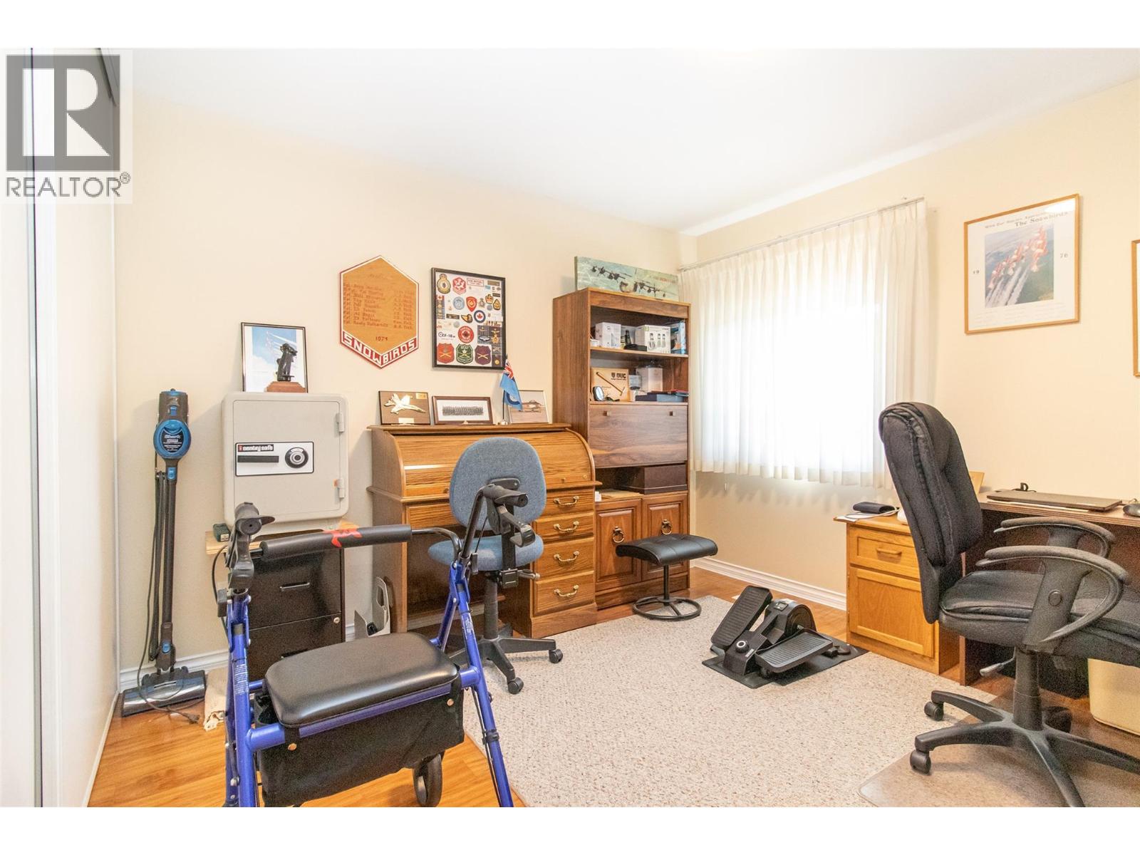 112 1885 Parkview Crescent, Kelowna