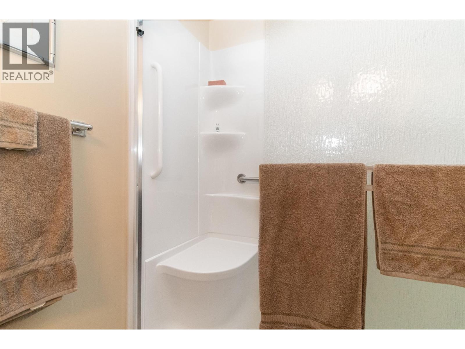 112 1885 Parkview Crescent, Kelowna