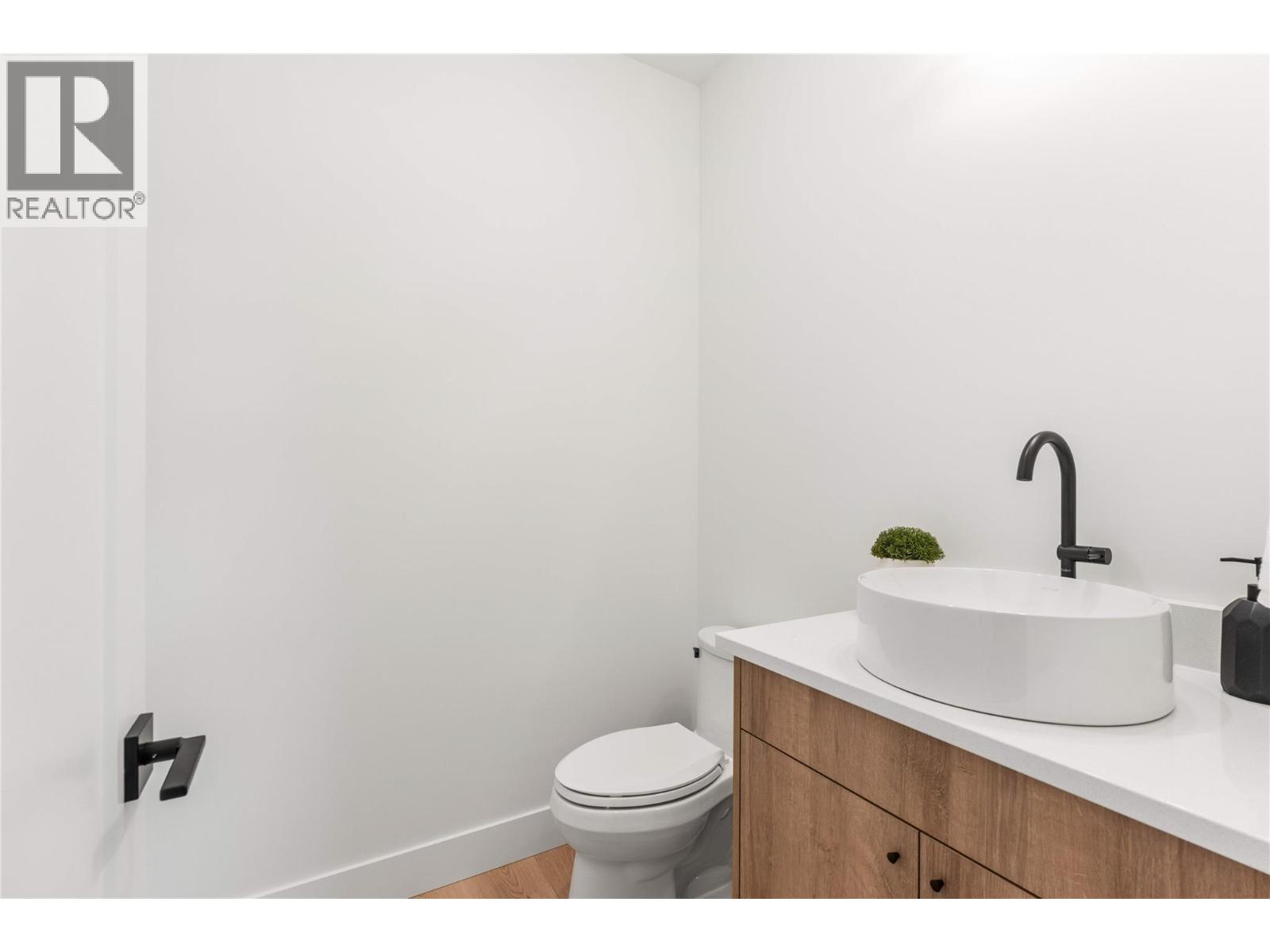 7920 Kidston Road Unit# 5, Coldstream