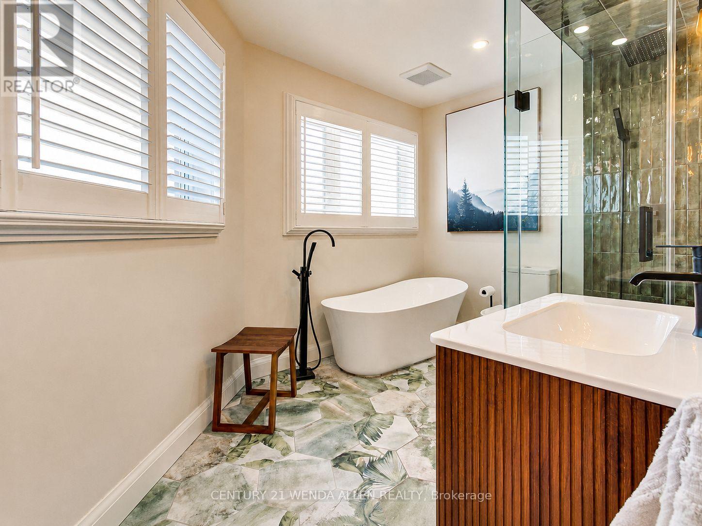 156 GWENDOLYN BOULEVARD - Image 26