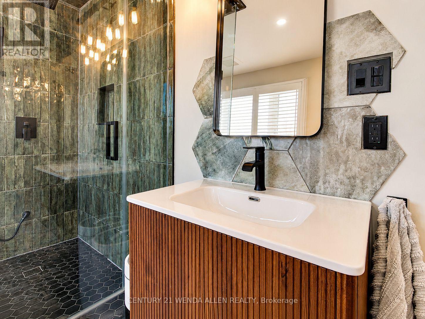 156 GWENDOLYN BOULEVARD - Image 29